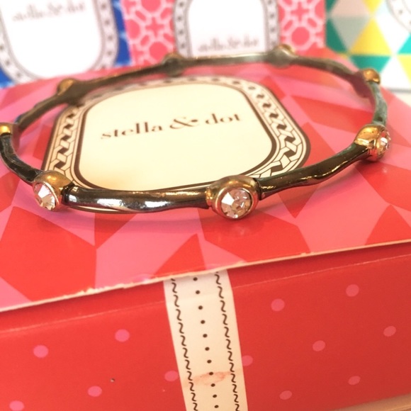 :: Stella & Dot Vintage Harlow Bracelet - Picture 5 of 10
